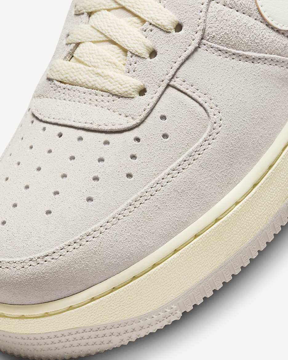 Nike air force 1 trainers in beige hotsell